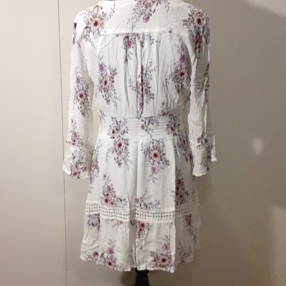 American rag v neck floral dress - Picture 6 of 8